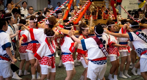 Girls mikoshi matsuri - tenjin matsuri - 天神祭 - 天神祭ギャルみこし