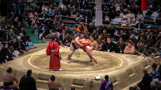 Tournoi de Sumo à Osaka, Japon.